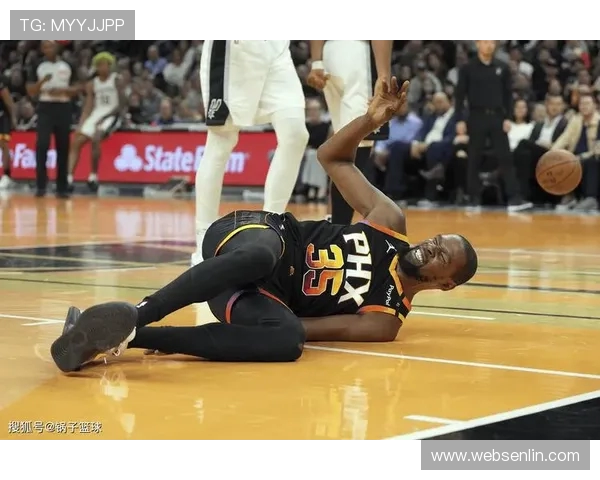 勇士与马刺激战11月19日NBA赛场精彩对决引发球迷热议